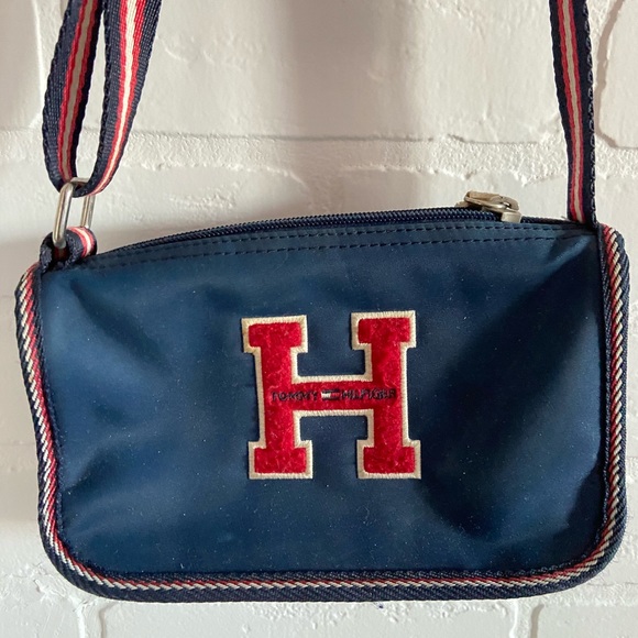 TOMMY HILFIGER Child’s crossbody - Picture 2 of 3